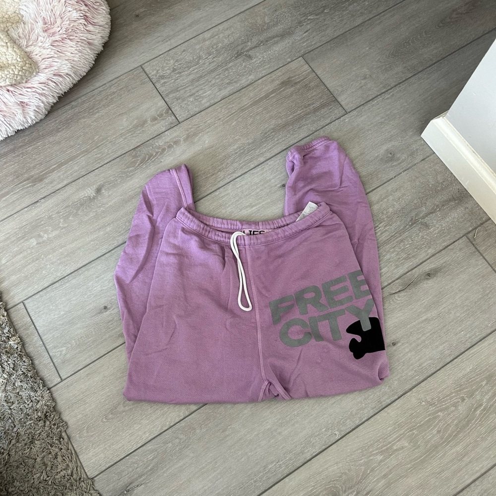 Purple free city sweatpants